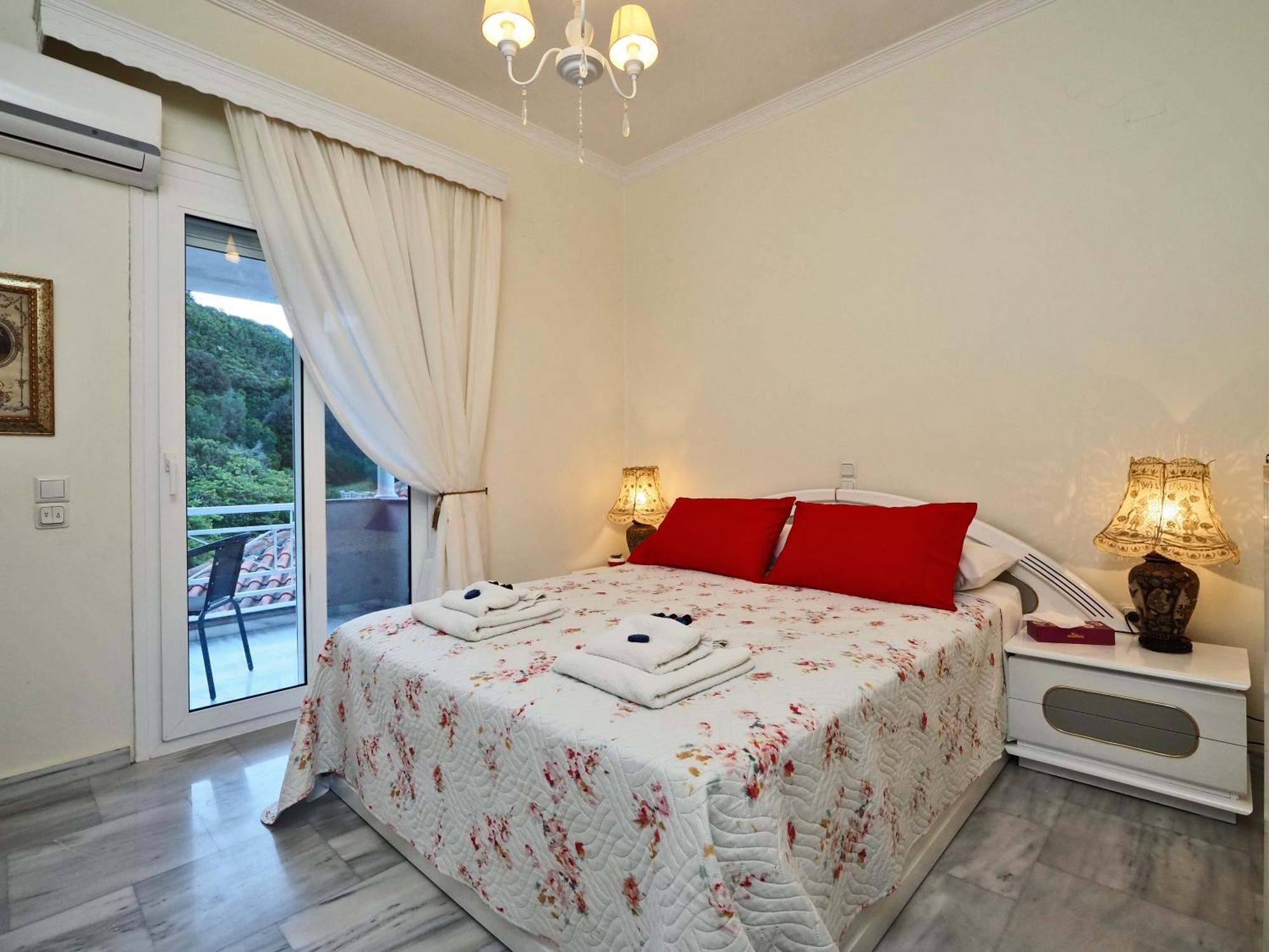 Villa Euphoria Apts Afión エクステリア 写真