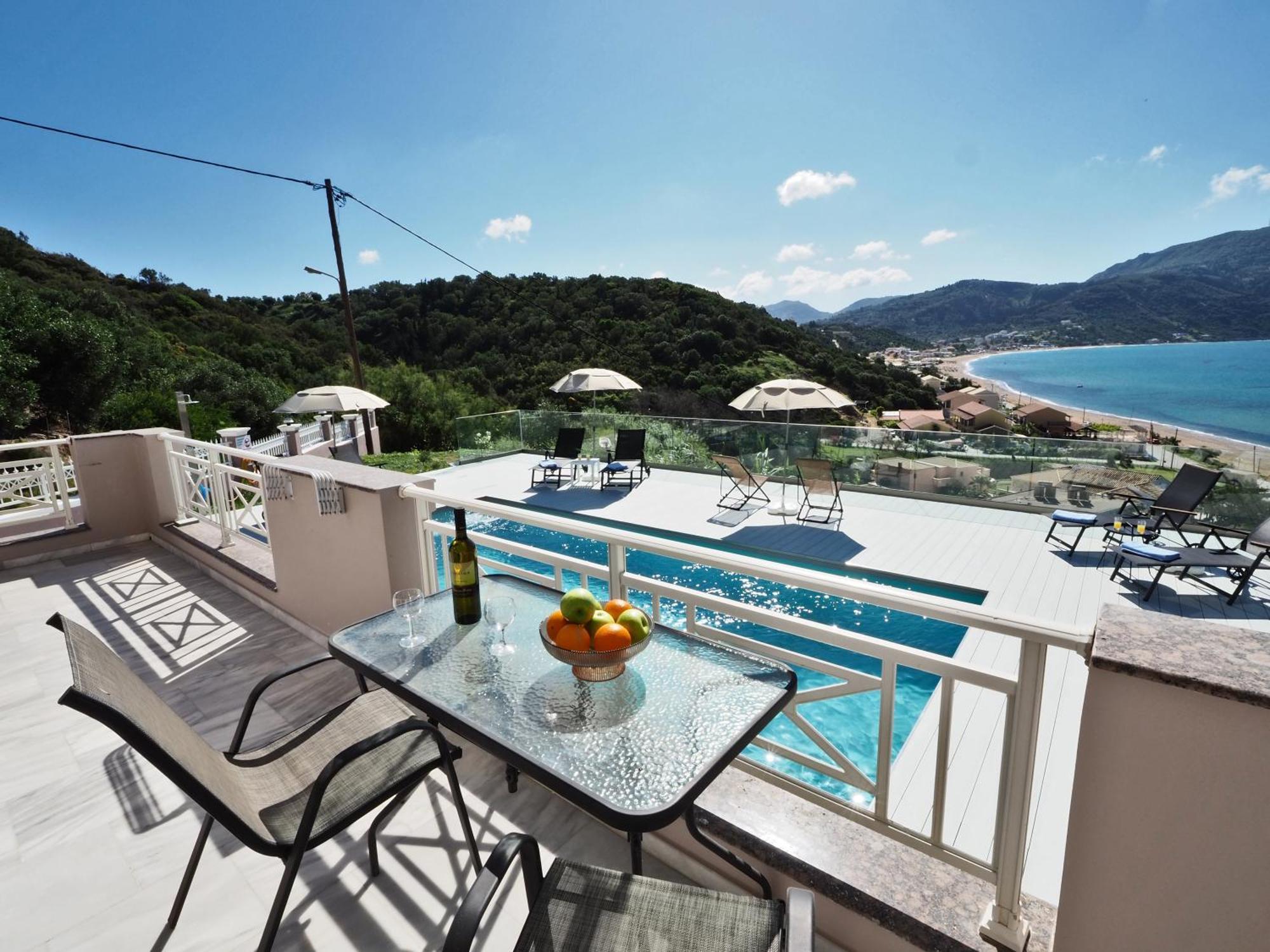 Villa Euphoria Apts Afión エクステリア 写真