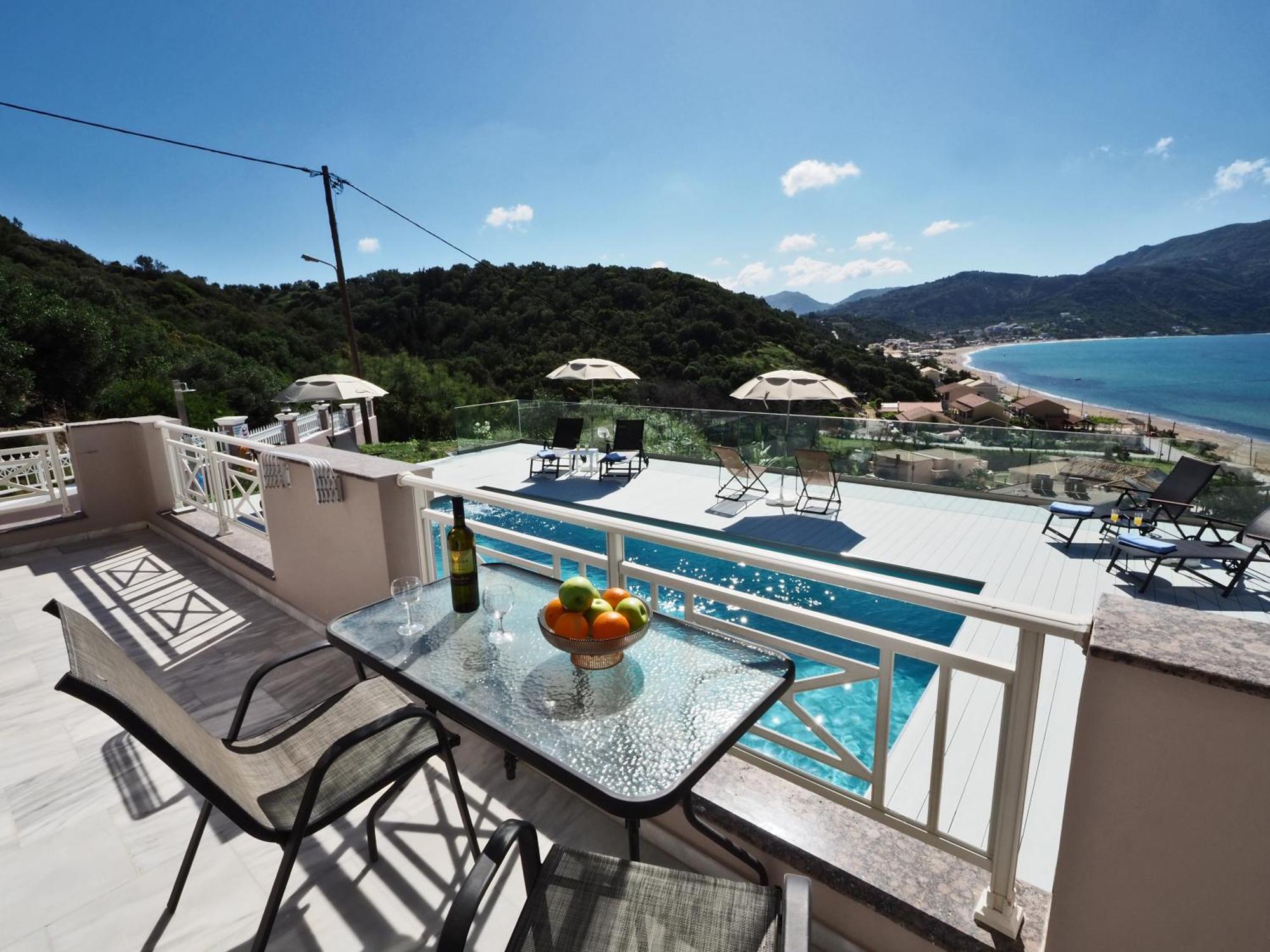 Villa Euphoria Apts Afión エクステリア 写真